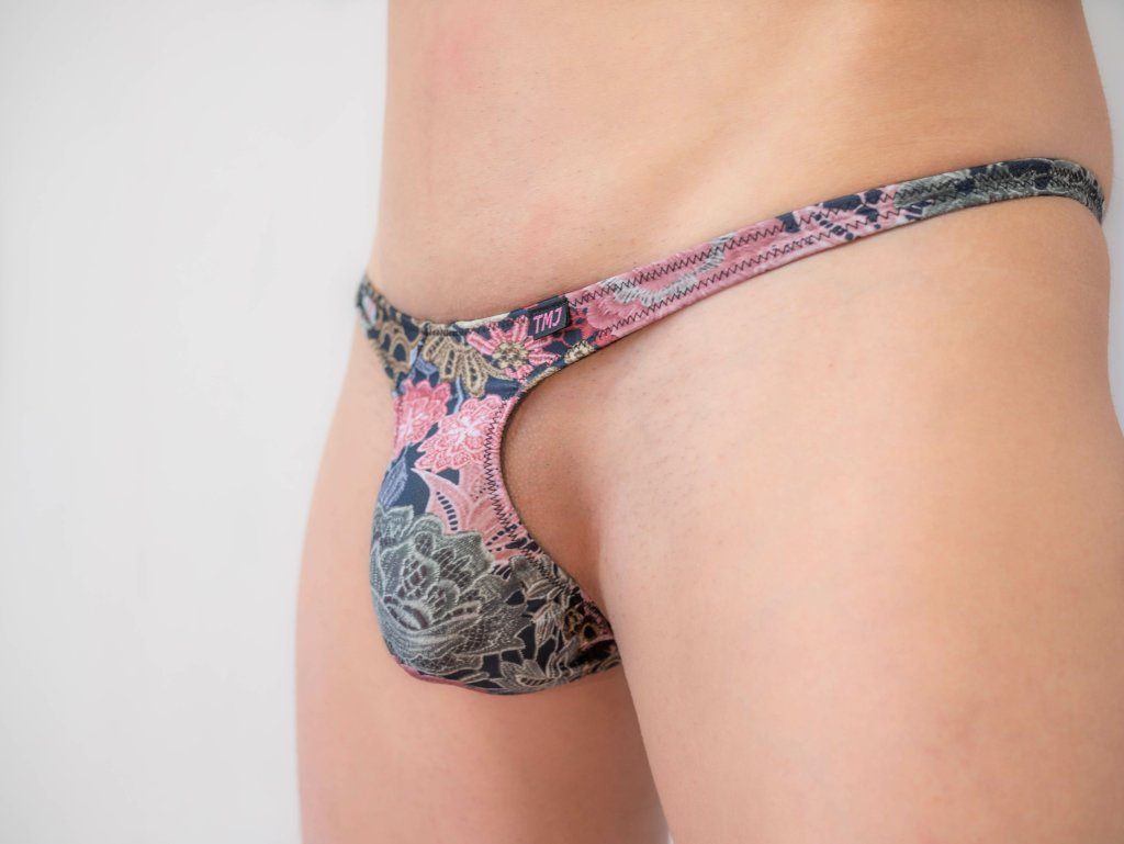 Top Mode Japan Gスト福袋品 レース柄 着用画像 ななめ