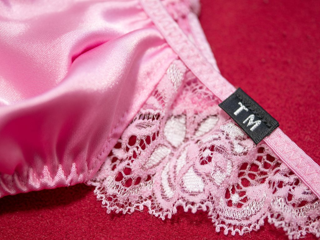 光沢サテン エレガント Tバック アップ