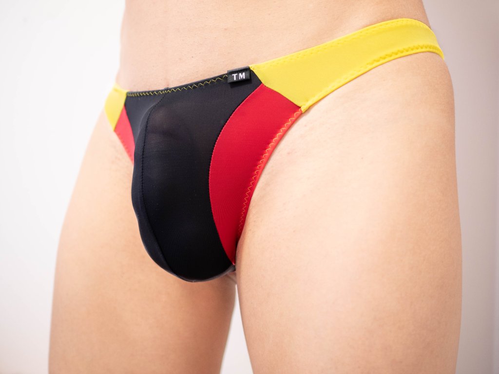 STRIKESKIN カラーコンビネーションTバック ななめ