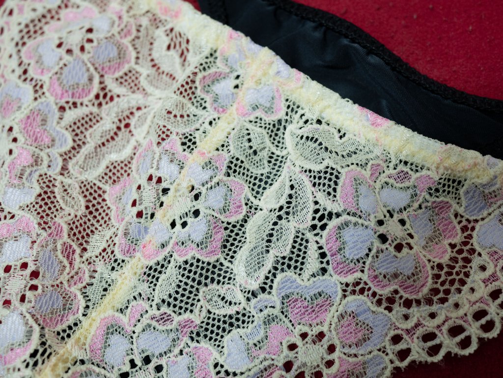 STRIKESKIN CUTE BackLace ハーフバック アップ
