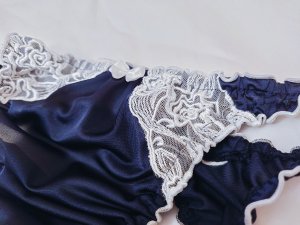 CREAL 光沢トリコット フチ取りメロウフリル メンズTバック